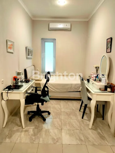 image RUMAH PERMATA BUANA UKURAN 8X18 KEMBANGAN JAKARTA BARAT (7)