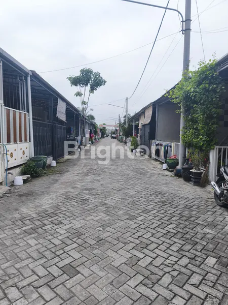 image PERUMAHAAN DE NAILA VILLAGE DRIYOREJO (4)