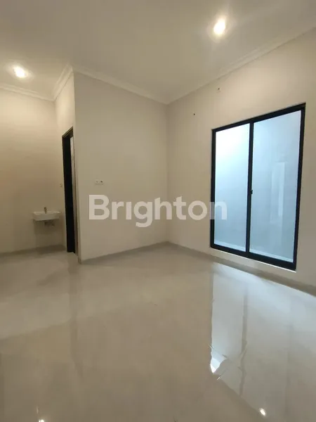 image RUMAH 2 LANTAI GRESS SURABAYA TIMUR DEKAT RAYA MERR, MANYAR, HOKKY (7)