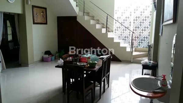 image RUMAH MEWAH DI SOLO FULL FURNITURE (5)