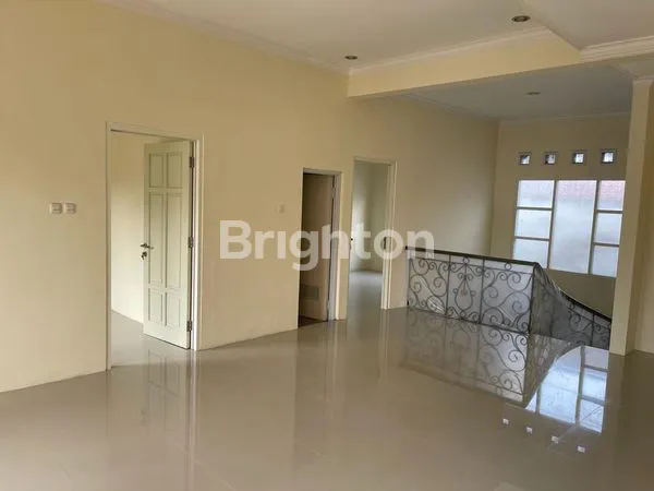 image RUMAH 2 LANTAI SIAP HUNI MINIM RENOV  SELANGLAH KE BANDARA JUANDA  (3)