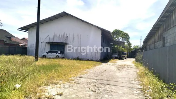 image GUDANG PINGGIR JALAN UTAMA (1)