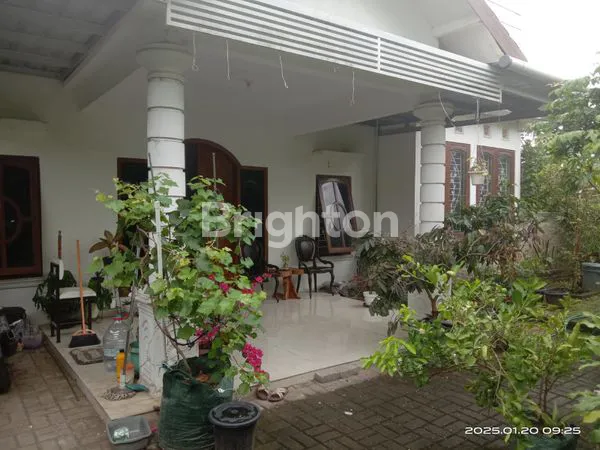 image DIJUAL RUMAH ASRI POSISI HOOK – LINGKUNGAN NYAMAN & STRATEGIS (1)
