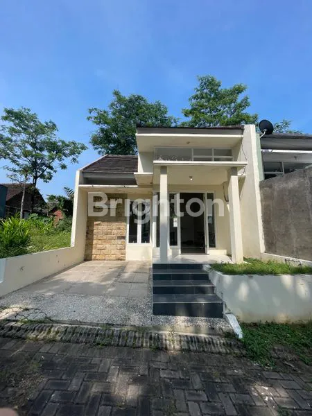 RUMAH MODERN MINIMALIS DI PAKISAJI MALANG