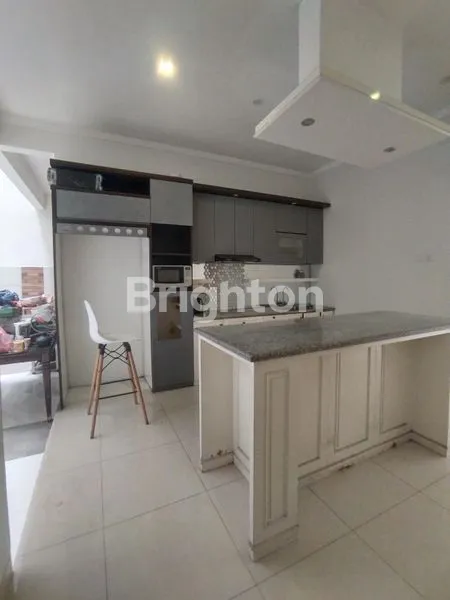 image RUMAH CANTIK 2,5 LANTAI CLUSTER KEBAYORAN VILLAGE BINTARO JAYA TANGERANG SELATAN. (7)