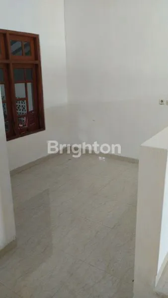 image DISEWAKAN RUANG USAHA 1  1/2LANTAI PARKIRAN LUAS AREA CONDONG CATUR (5)