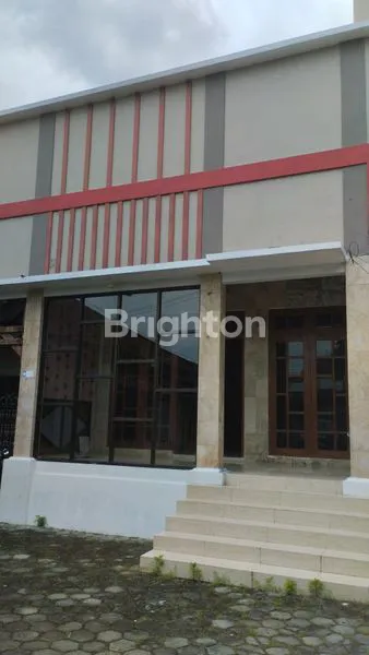 image DISEWAKAN RUANG USAHA 1  1/2LANTAI PARKIRAN LUAS AREA CONDONG CATUR (2)