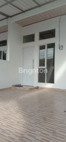 image RUMAH MODERN MINIMALIS 2 UNIT BISA BELI 1 UNIT (2)