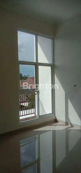 image RUMAH MODERN MINIMALIS 2 UNIT BISA BELI 1 UNIT (6)