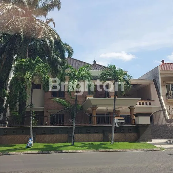 image RUMAH MEWAH 2 LANTAI SIAP HUNI LUAR CLUSTER PAKUWON INDAH SURABAYA BARAT DEKAT PAKUWON MALL, HR MUHAMMAD, GRAHA FAMILI (1)