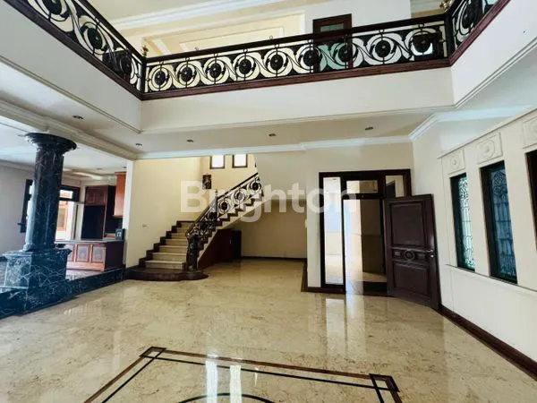 image RUMAH MEWAH 2 LANTAI SIAP HUNI LUAR CLUSTER PAKUWON INDAH SURABAYA BARAT DEKAT PAKUWON MALL, HR MUHAMMAD, GRAHA FAMILI (3)