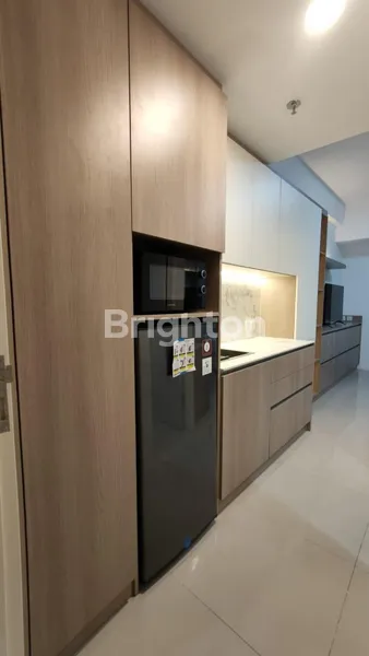 image APARTEMEN UC CORNELL FULL FURNISH, TINGGAL BAWA KOPER ! (7)