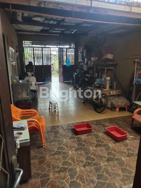image RUMAH SEMI VILLA - PEKARANGAN LUAS - BELAKANG JALAN. CEMARA - DEKAT PASAR BUAH CEMARA ASRI DAN PASAR IKAN - 5 MENIT KE CEMARA ASRI - 7 MENIT KE PINTU TOL HAJI ANIF - HARGA 1.600.000.000 (4)