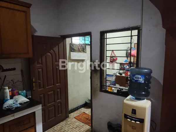 image RUMAH SEMI VILLA - PEKARANGAN LUAS - BELAKANG JALAN. CEMARA - DEKAT PASAR BUAH CEMARA ASRI DAN PASAR IKAN - 5 MENIT KE CEMARA ASRI - 7 MENIT KE PINTU TOL HAJI ANIF - HARGA 1.600.000.000 (6)