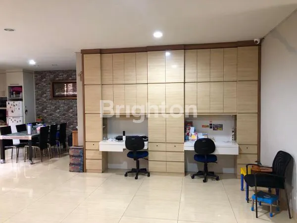 image RUMAH MEWAH CANTIK DAN LUAS 2 LANTAI DI PERUM NUSA HIJAU CIMAHI UTARA (8)