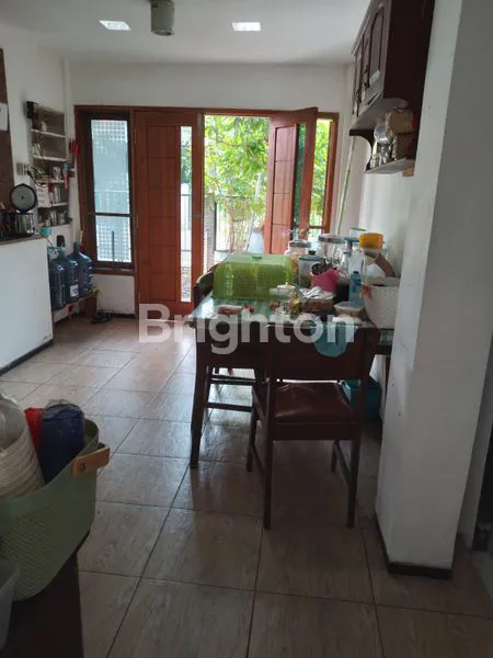 image RUMAH TERAWAT PERAK BARAT HOOK 1,5 LANTAI , SURABAYA UTARA (3)