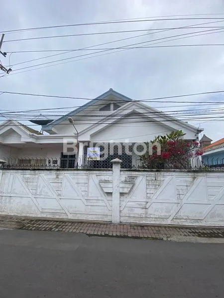 image RUMAH PUSAT KOTA GENTENG DURASIM DEKAT JL. GENTENG BESAR (1)