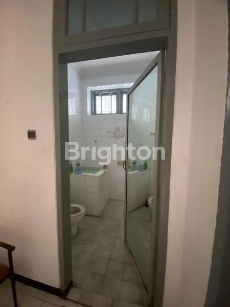 image RUMAH PUSAT KOTA GENTENG DURASIM DEKAT JL. GENTENG BESAR (5)