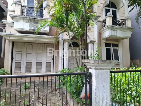 image RUMAH TERBENGKALAI HITUNG TANAH SAJA (2)