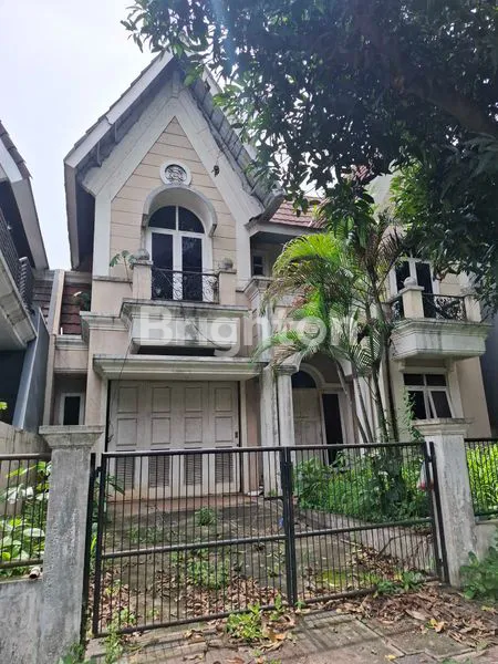 image RUMAH TERBENGKALAI HITUNG TANAH SAJA (1)