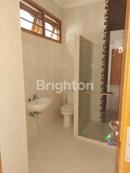 image RUMAH 2 LANTAI KOSONGAN DEKAT HOKKY TOL HR MUHAMMAD KUPANG INDAH GLORIA ELYON SATELIT PTC PAKUWON MALL CW GRAHA FAMILI CIPUTRA (5)