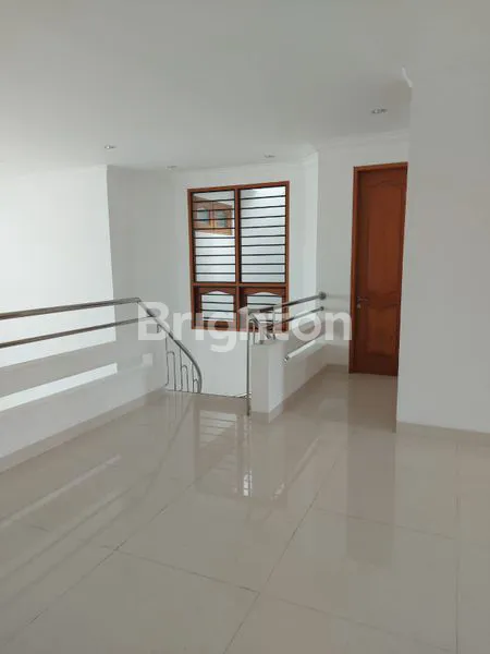 image RUMAH 2 LANTAI KOSONGAN DEKAT HOKKY TOL HR MUHAMMAD KUPANG INDAH GLORIA ELYON SATELIT PTC PAKUWON MALL CW GRAHA FAMILI CIPUTRA (3)