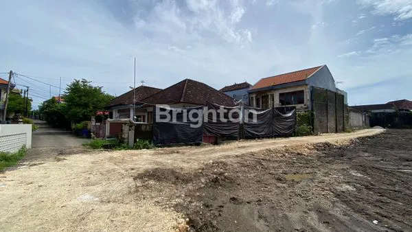 image KAVLING PADANG UDAYANA 1 ARE 650 JT SISA 3 KAVLING (1)