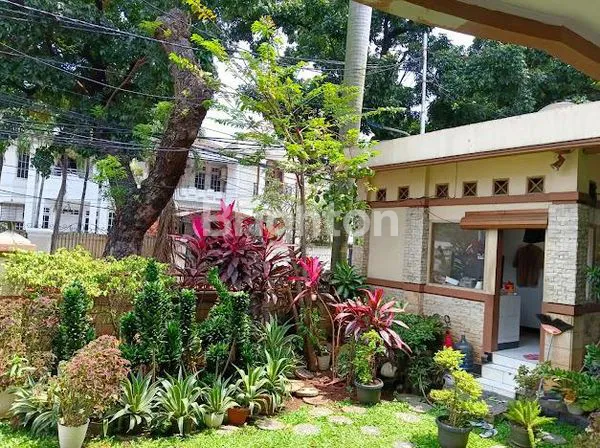 image RUMAH MEWAH 2 LANTAI DI TEBET (7)