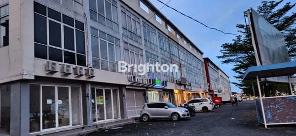 image RUKO 3 LT MODERN PARKIRAN LUAS STRATEGIS DEKAT TOLL JUANDA DAN RAYA MERR DAN POLTEK PELAYARAN SERTA UINSA DAN PETRA ACYTIA SERTA AREA COMMERCIAL KOMPLEKS.RUKO  DEKAT HOTEL DAN APARTEMEN AMEGA CROWN (2)