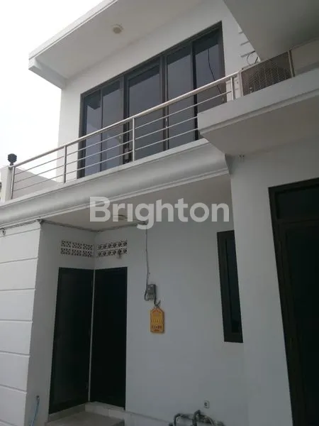 image RUMAH BARU 2 LANTAI SIAP HUNI GRIYA ASRI PAKUWON CITY SURABAYA (1)