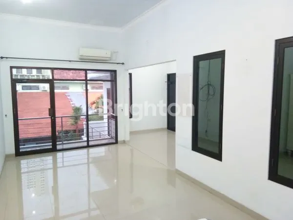 image RUMAH BARU 2 LANTAI SIAP HUNI GRIYA ASRI PAKUWON CITY SURABAYA (4)
