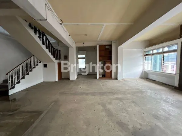 image RUKO 3 LANTAI STRATEGIS PUSAT KOTA SOLO (1)