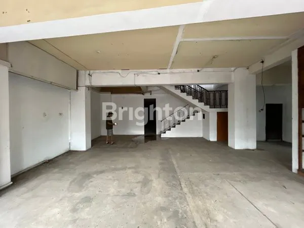 image RUKO 3 LANTAI STRATEGIS PUSAT KOTA SOLO (2)