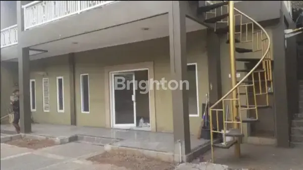 image RUMAH 2 LANTAI KOMPLEK MAHKOTA MAS DEKAT TOL CIKOKOL TANGERANG (3)