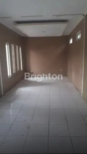 image RUMAH 2 LANTAI KOMPLEK MAHKOTA MAS DEKAT TOL CIKOKOL TANGERANG (7)