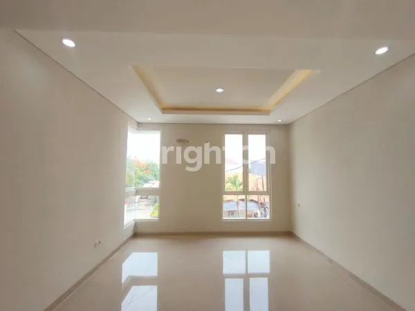 image RUMAH MINIMALIS SIAP HUNI MANYAR  (4)