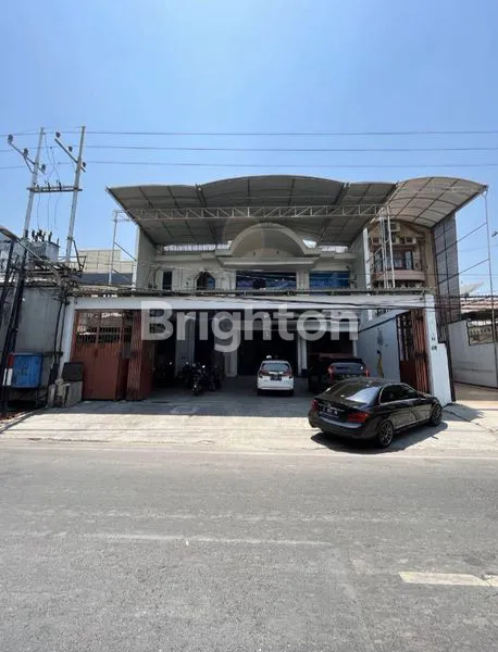 image RUMAH MEWAH 3 LANTAI PUSAT KOTA SURABAYA (1)