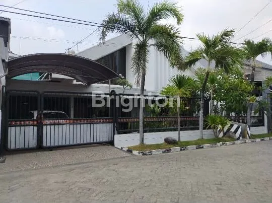 image RUMAH TERAWAT, SIAP HUNI, LOKASI STRATEGIS DI MANYAR KERTOADI (7)