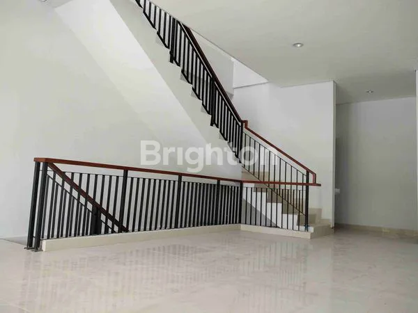 image RUKO KOMERSIAL DI LOKASI STRATEGIS TERBAIK DI KOTA BANDUNG (7)