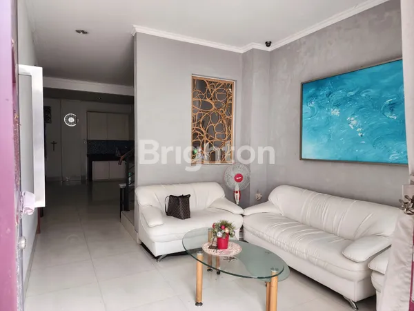 image RUMAH JELAMBAR (2)