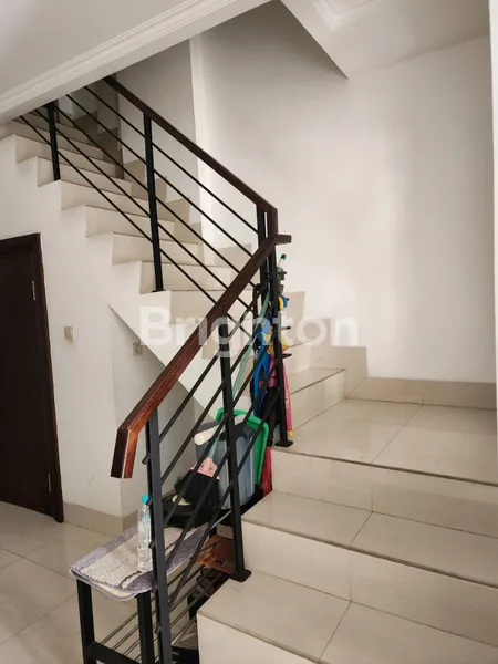 image RUMAH JELAMBAR (3)