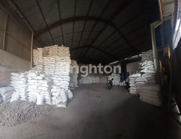 image GUDANG MURAH STRATEGIS DI KOMPLEKS PERGUDANGAN MARGOMULYO MUTIARA DEKAT TOL MARGO TOL MANYAR (2)