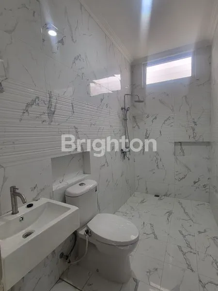 image DIJUAL RUMAH BARU MEWAH REJOMULYO (8)