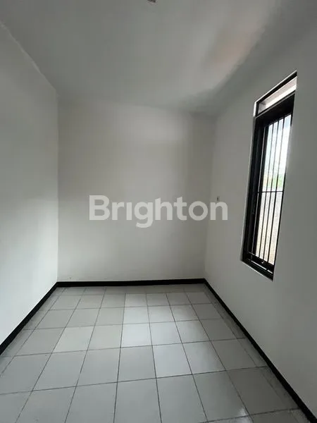 image JUAL CEPAT RUMAH HITUNG TANAH KOMPLEK DEPNAKER PEKAYON, BEKASI (7)