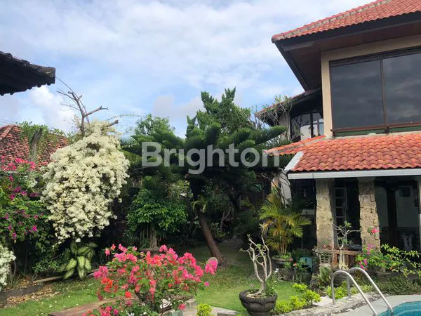 image RUMAH LUAS 600 METER 2 LANTAI DENGAN POOL (4)