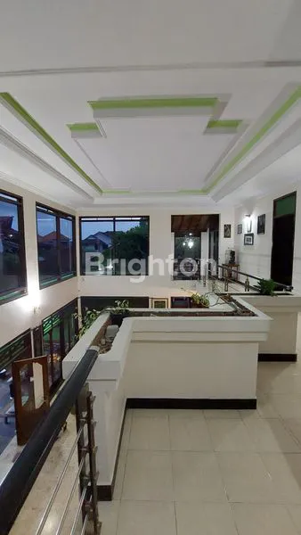 image RUMAH LUAS 600 METER 2 LANTAI DENGAN POOL (8)