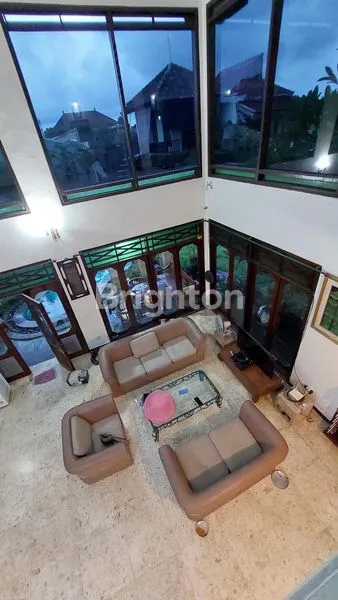 image RUMAH LUAS 600 METER 2 LANTAI DENGAN POOL (6)