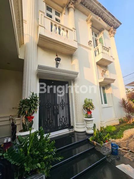 image DI JUAL RUMAH MEWAH ARSITEKTUR KLASIK YANG LUAS DAN ELEGAN, SIAP HUNIPULOMAS JAKARTA TIMUR (8)
