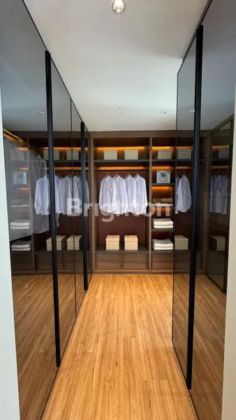 image RUMAH MEWAH 3 LANTAI DENGAN LIFT & FULL MARBLE IMPORT, CLUSTER TRESOR, PUSAT BSD CITY, TANGERANG (7)