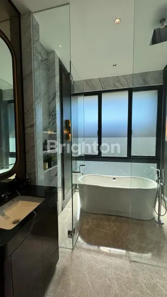 image RUMAH MEWAH 3 LANTAI DENGAN LIFT & FULL MARBLE IMPORT, CLUSTER TRESOR, PUSAT BSD CITY, TANGERANG (6)